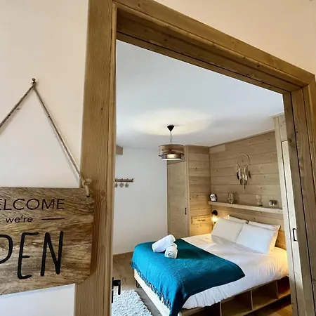 Coup De Coeur Aux Pieds Avec Piscine, Spa, Et Fitness *